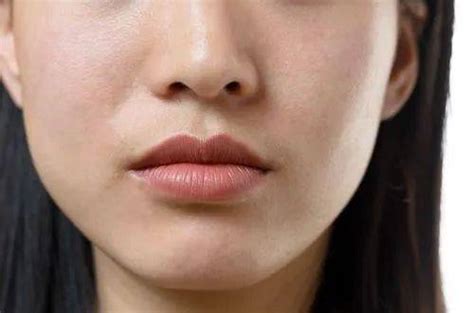 嘴角下垂一定命苦吗？嘴角上翘的女人命好吗？_嘴角下垂一定命苦吗,第2张